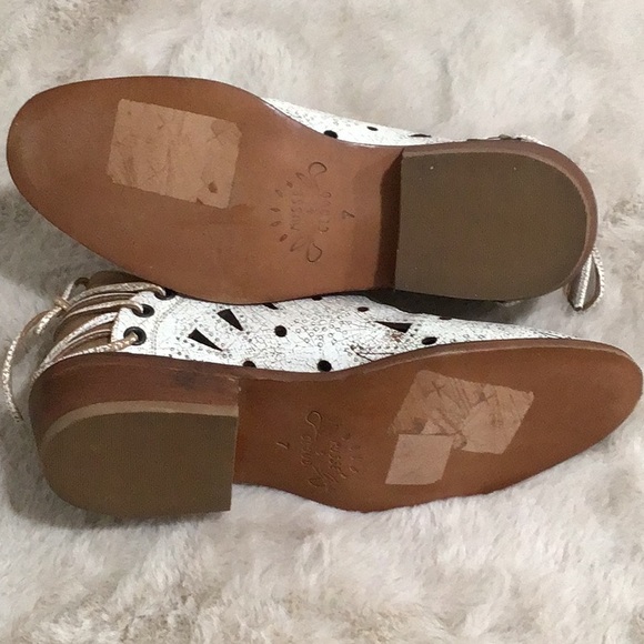 NWOT MUSSE & CLOUD Distressed Perforated Leathers Booties Lace Up - Picture 8 of 9